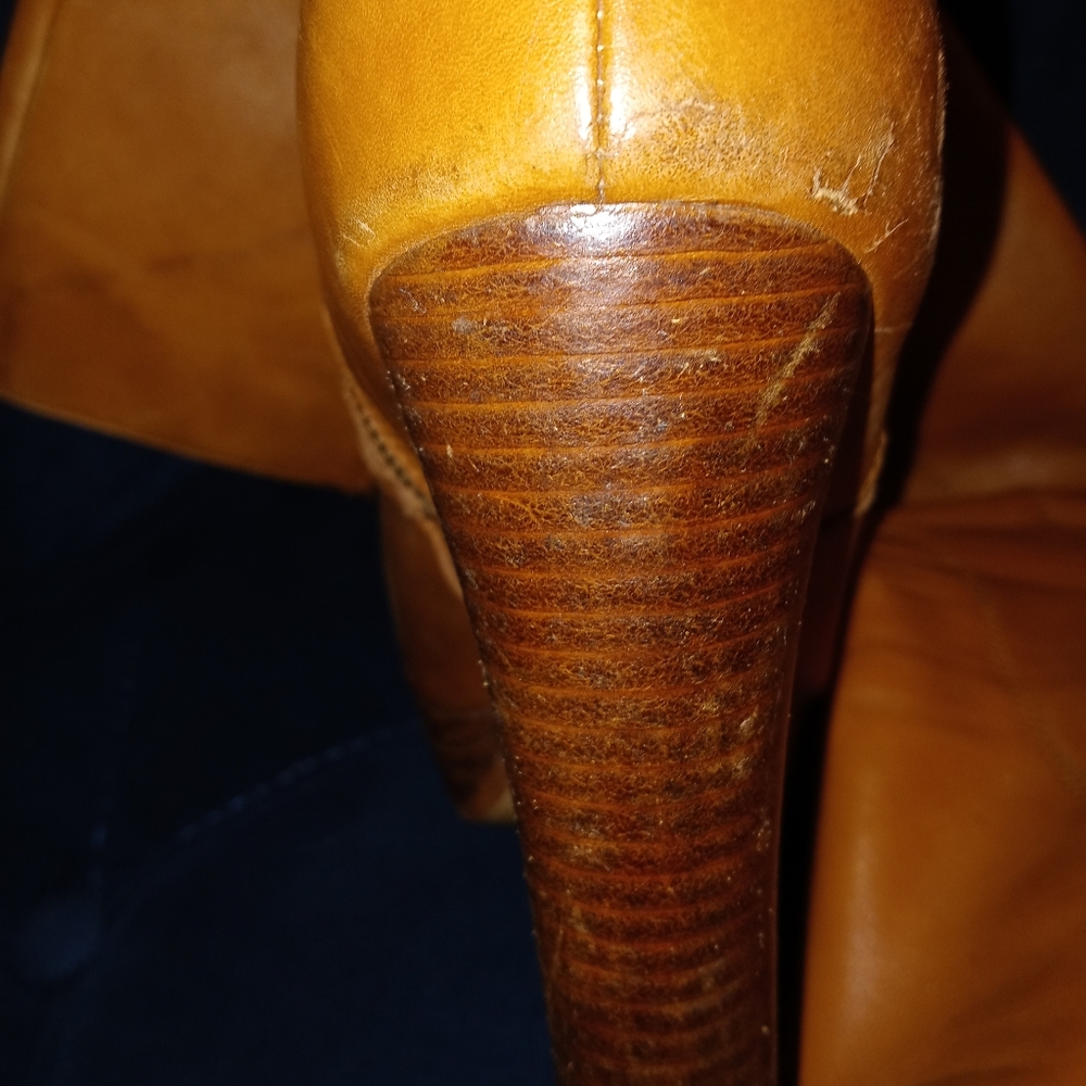 Boots - Picture 3 of 13